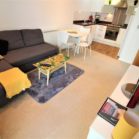 Racecourse Serviced Apartments Честър Екстериор снимка