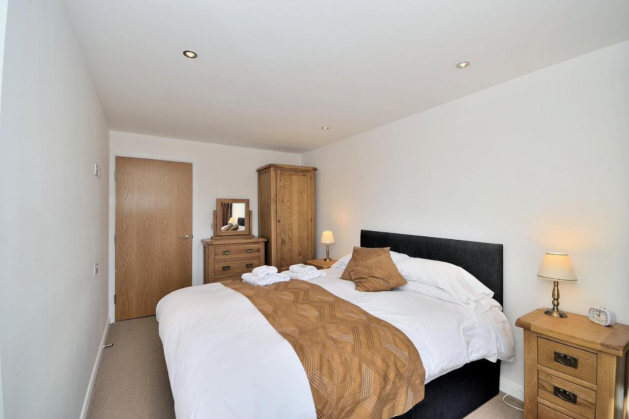 Racecourse Serviced Apartments Честър Екстериор снимка