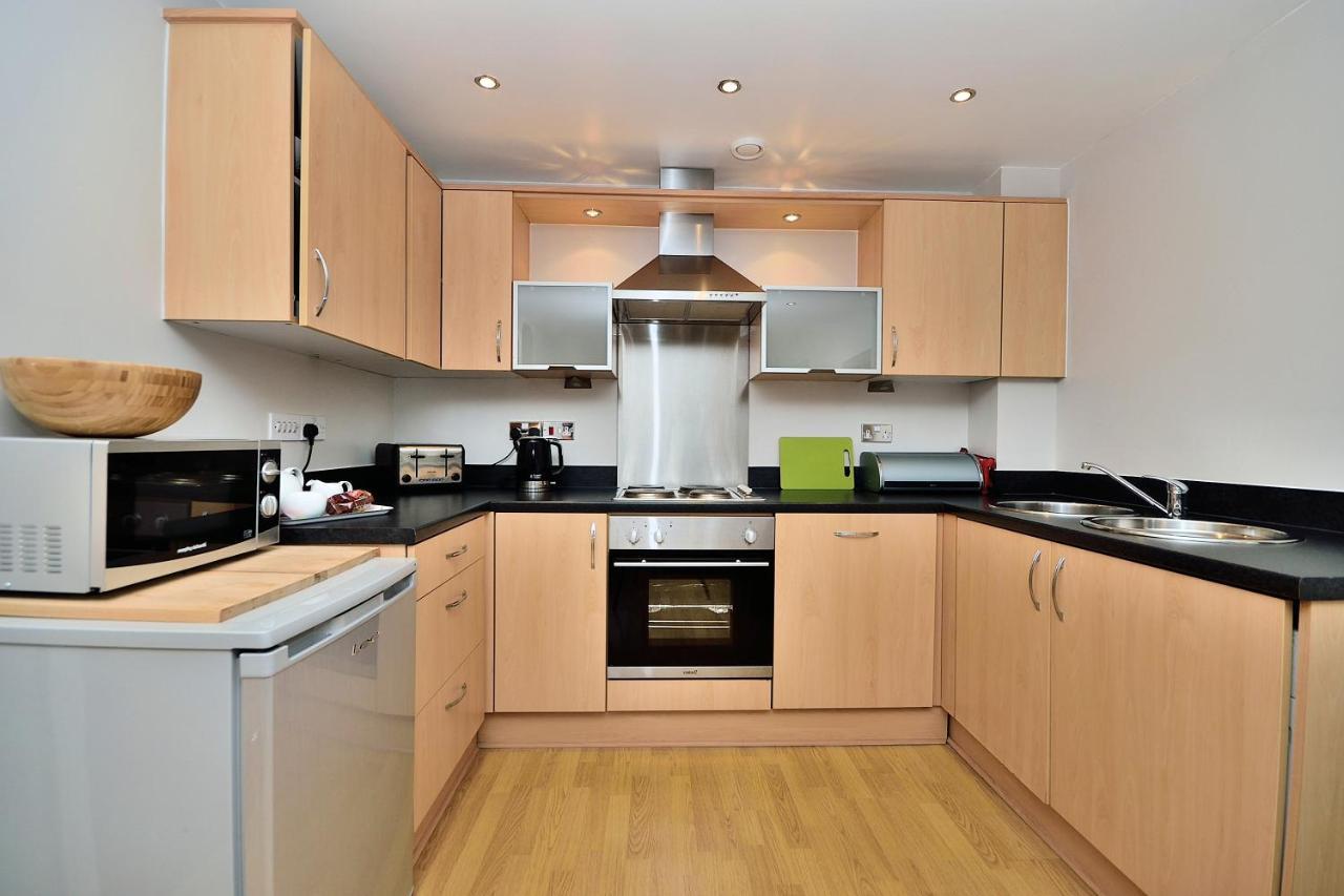 Racecourse Serviced Apartments Честър Екстериор снимка