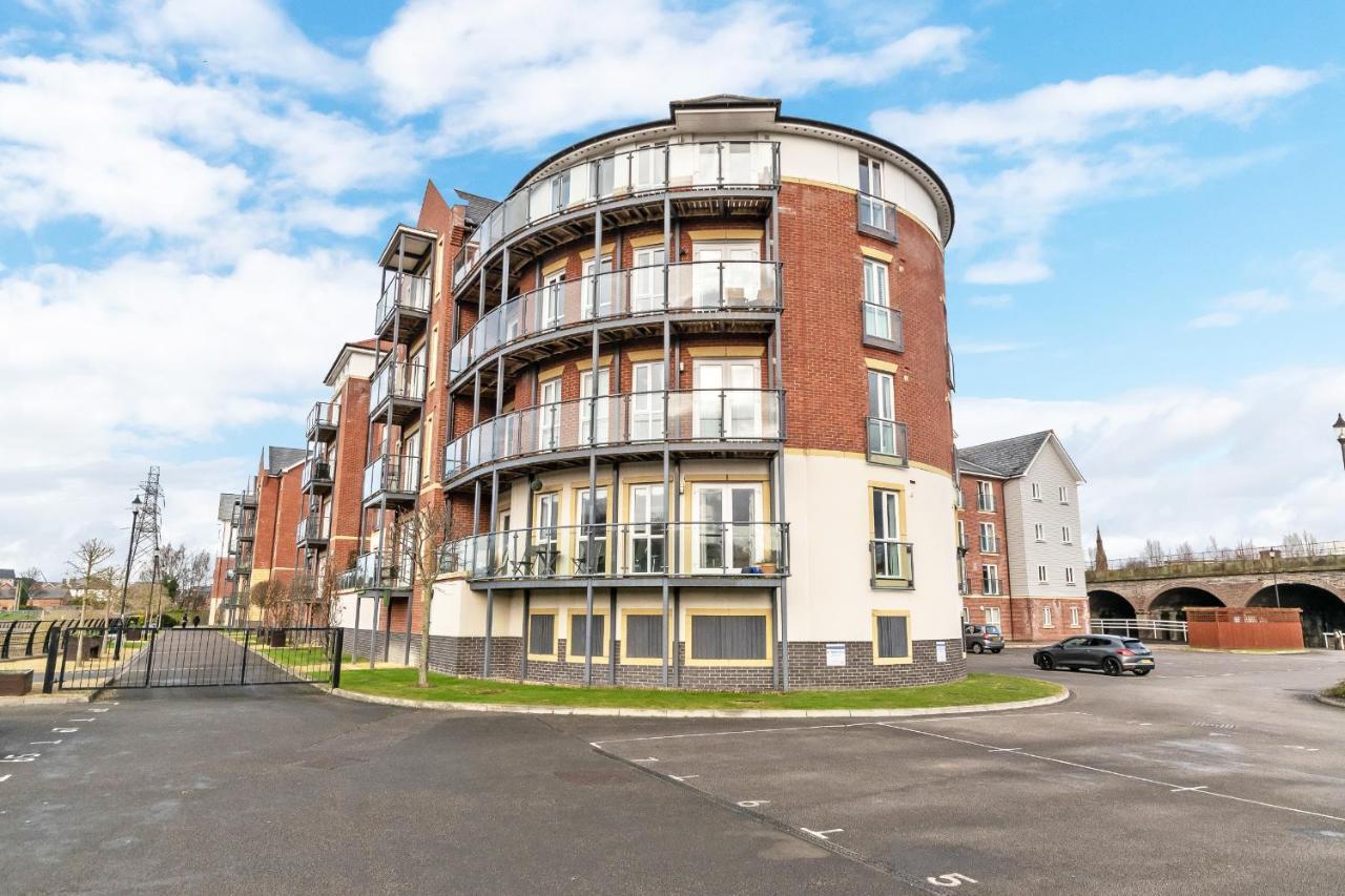 Racecourse Serviced Apartments Честър Екстериор снимка