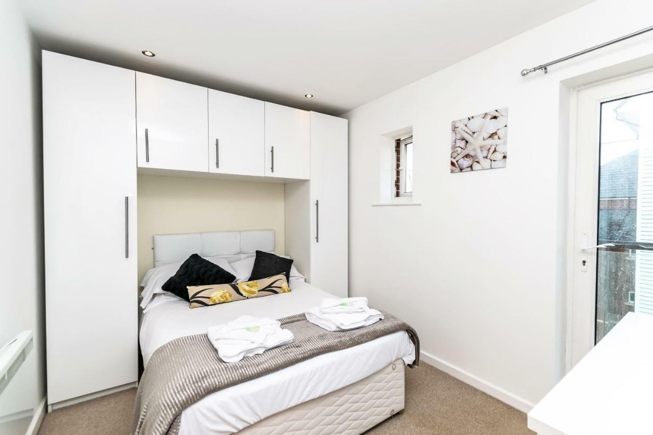 Racecourse Serviced Apartments Честър Екстериор снимка
