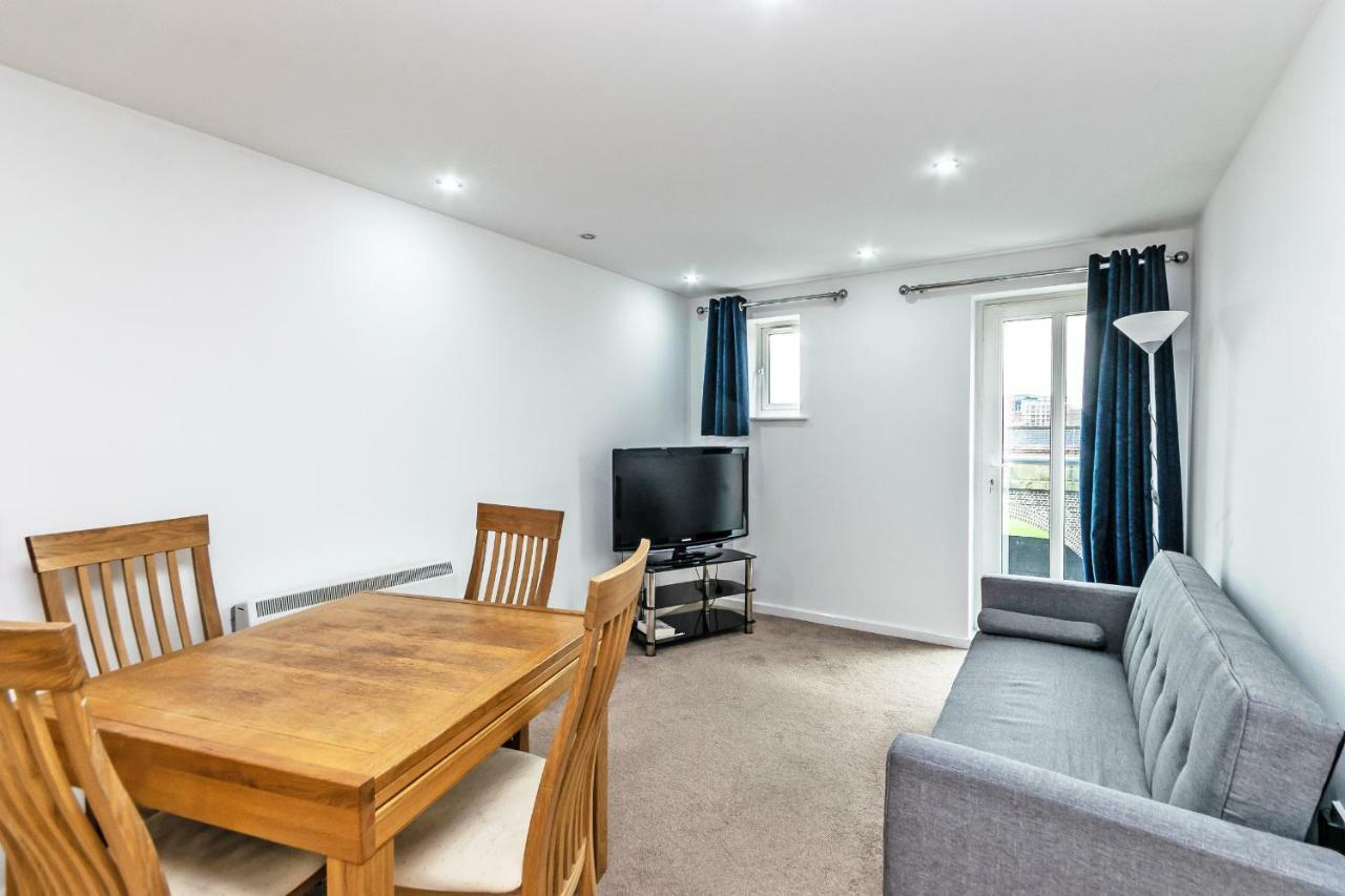 Racecourse Serviced Apartments Честър Екстериор снимка