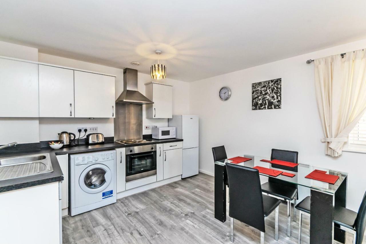 Racecourse Serviced Apartments Честър Екстериор снимка