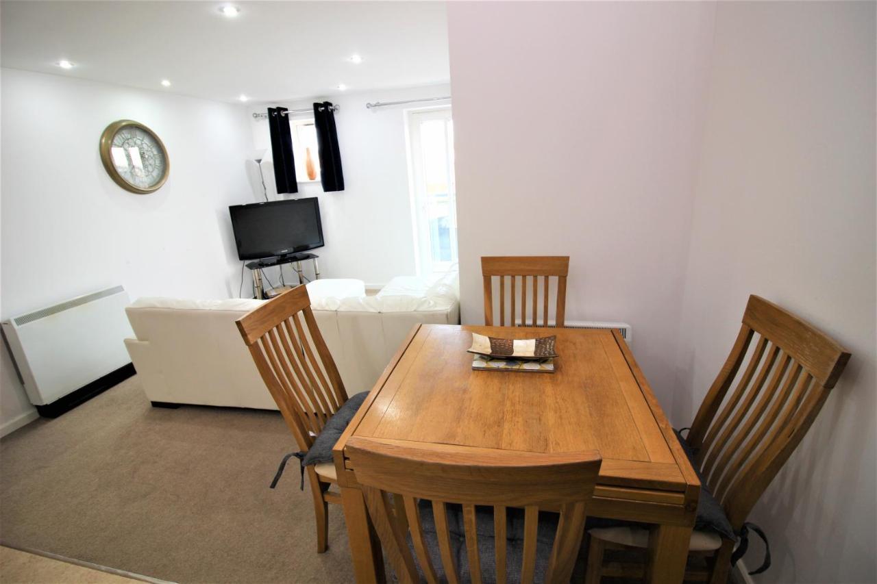 Racecourse Serviced Apartments Честър Екстериор снимка